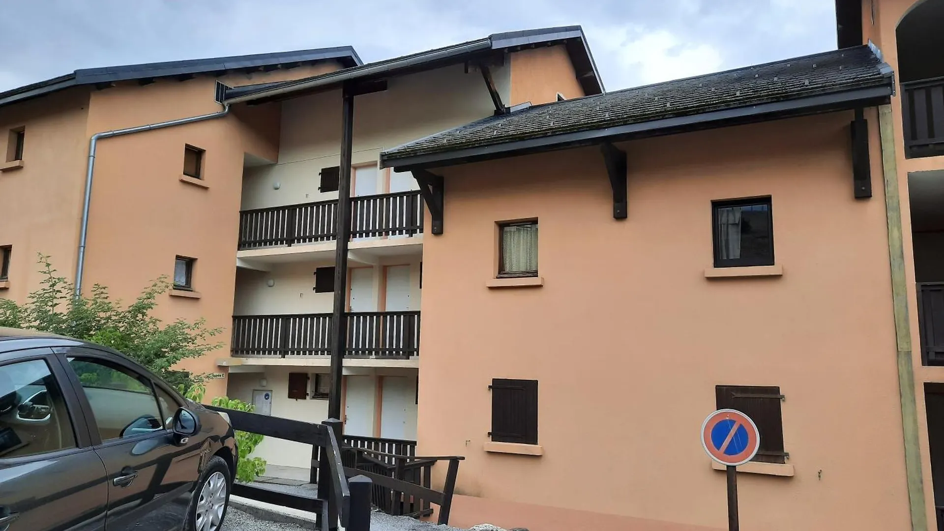 Appartement Chaleureux. contacts